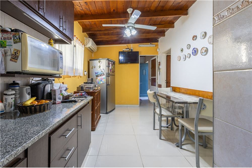 Imagen 2 de 21 de Casa En Ph 3 Dormitorios C Depto Venta La Plata