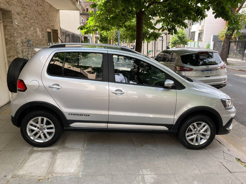 Imagen 7 de 15 de Volkswagen 2016 Fox 1.6 Crossfox Highline L/15