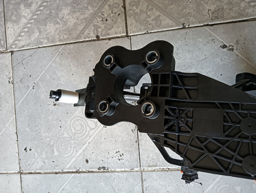 Pedal De Acelerador Peugeot Partner 3cil 2023-2024 Turbo (Usado)