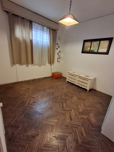 Casa De 4 Dormitorios 3 Baños Sobre Principal Avenida En Plena Zona Comercial Del Paso Molino