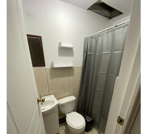 Imagen 4 de 9 de Minidepartamento En San Borja, Departamento En San Borja, Departamentos En San Borja, En Avenida Rosa Toro Cuadra 9 Cruce Con Canada Cuadra 35, Excelente Zona Comercial Todo A La Mano
