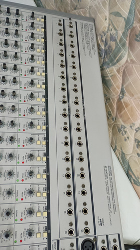 Mesa De Áudio Yamaha Rm800 (Usado)