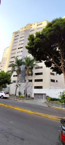 Venta/apartamento/lomas De Prados Del Este/195 M²/3h+1s/4b+1v/3p+1m