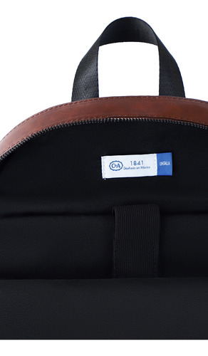 Imagen 4 de 6 de Mochila Casual De Hombre C&a (3019300)