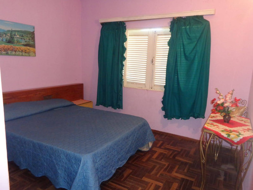 Venta Casa Con 5 Dormitorios En Atlántida, 3 Casas En Un Mismo Padrón