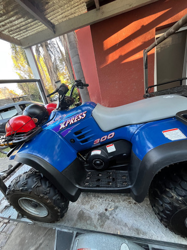 Cuatro Parrillero - 2 T - Polaris Impecable - C/ Tráiler