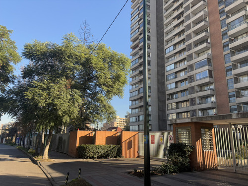 En Venta 4 Dormitorios, 2 Estacionamientos