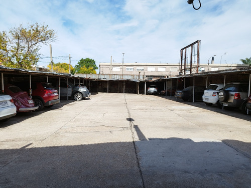 Imagen 1 de 11 de Parking  -  Garage Con 35 Plazas Fijas