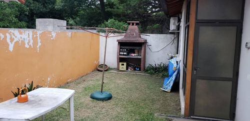 Casa 3 Ambientes En Venta, Cochera Y Parrilla - Ituzaingó