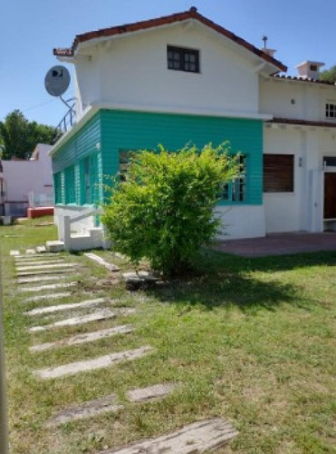 Casa En Venta - 5 Dormitorios 3 Baños - Mar De Ajó