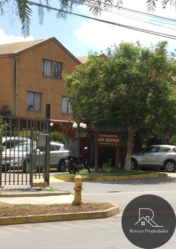 Tu Nuevo Hogar En Quilpué: Casa De 3 Pisos En Condominio Lo