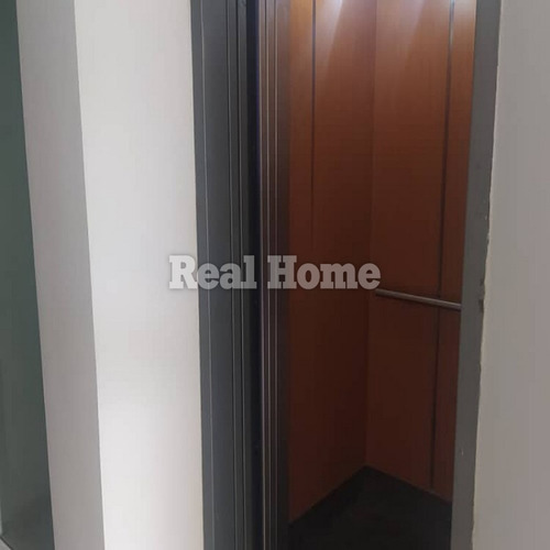 Real Home Vende Bella Oficina Edif. 137