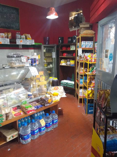 Imagen 12 de 14 de Local Comercial Sobre Av. Segurola