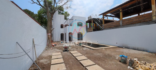 En Preventa Casa De 2 Niveles Con Alberca Y Jardin Cerca Del Centro De Tlayacapan