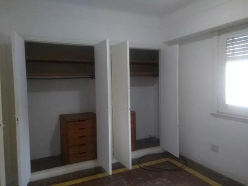 Imagen 3 de 9 de Departamento De 3 Ambientes En Venta - Castelar Sur