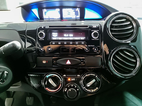 Imagem 10 de 16 de Toyota Etios 1.5 Xs Sedan 16v