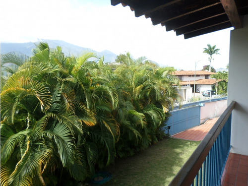 Casa En Venta En Lomas Del Mirador Caracas