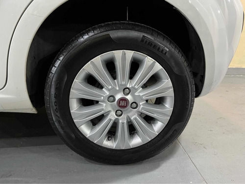Imagen 11 de 20 de Fiat Punto 2016 1.4 Attractive Pack Top Uconnect