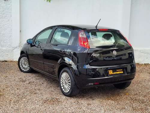 Fiat Punto 1.4 Attractive Italia 8v Flex 4p Manual