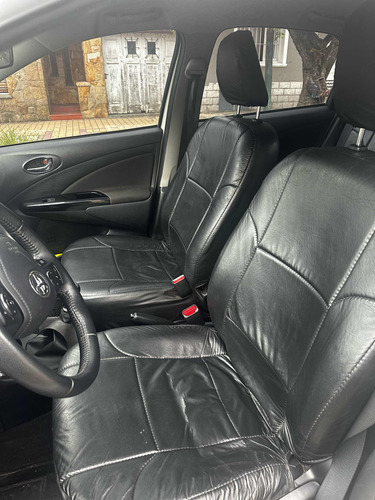 Toyota Etios 1.5 Cross