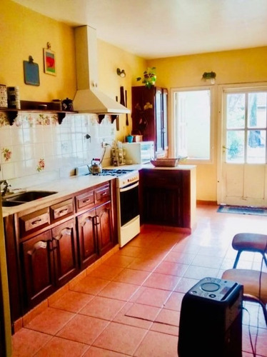Imagen 6 de 13 de Chalet En Venta En Ituzaingo Norte