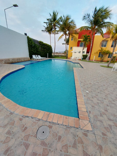 Venta Townhouse Residencias Las Marinas Golf, Complejo Turís