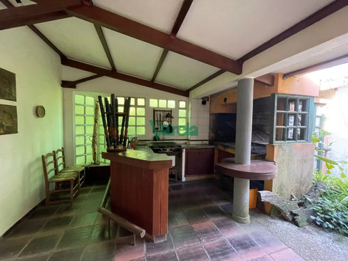 Casade 2 Dormitorios Con Apartamento En La Floresta Sur
