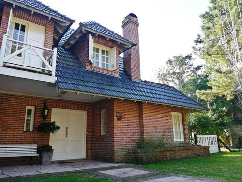 Imagen 2 de 30 de Casa En Venta Sobre Golf- 4 Ambientes - Pinamar