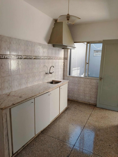 Casa 2 Dorm Con Patio Y Lugar Para Vehículo