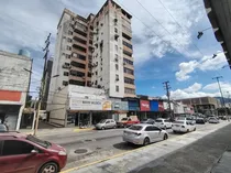 Comprar Apartamento, Oficina Comercial\u002Fconsultorio Médico Con Equipos Ginecólogicos. Ubicado En La Avenida Bolívar, Edificio Guamo