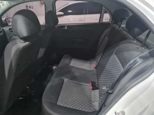 Imagen 11 de 14 de Volkswagen Gol Trend 2016 1.6 Highline 101cv I-motion
