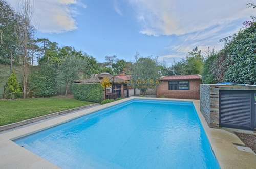 Casa En Venta - Playa Mansa- Ref: 3709