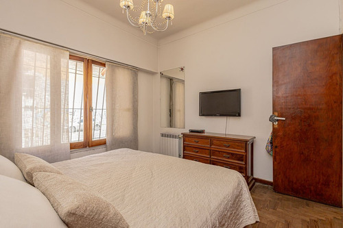 Venta Casa 5 Ambientes En Castelar Sur Con Pileta