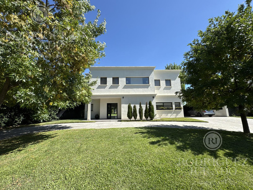 Casa En Venta Los Alamos Haras Santa Maria Con Fondo Libre!