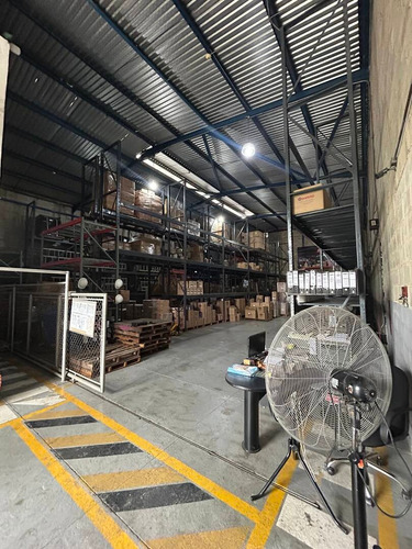 Galpón En Venta En La Variante Yagua San Diego, Guacara, 100.000$ Mml Solo Clientes