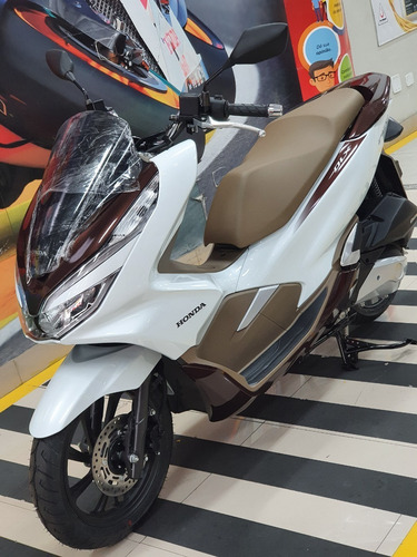 Imagem 7 de 10 de Honda Pcx150 Dlx Abs 3 Anos De Garantia + 7 Troca De Óleo