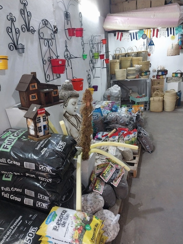 Imagen 5 de 7 de Vendo F De Comercio Vivero.leña.carbon. Decoracion. Villa Ballester