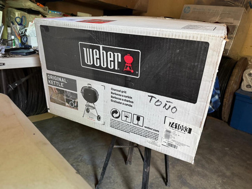 Asador Weber De Carbón Original Kettle 22 Negro (Usado)
