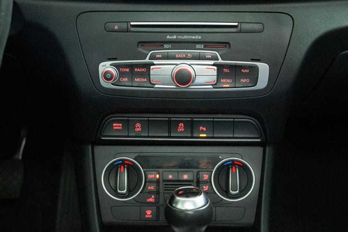 Imagem 12 de 15 de Audi Q3 2.0 Tfsi Ambiente Quat. 170/180cv S-tronic 5p 2016