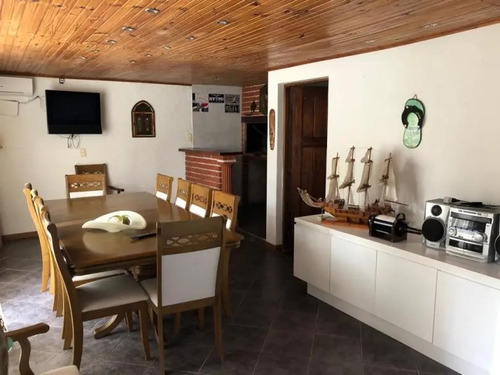 Alquiler Temporada 2023/24 Hermosa Casa Con Pileta Climatizada En Jardines De Córdoba!!