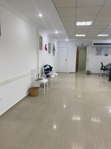 Imagen 4 de 6 de Alquilo O Vendo Local En C.c. Big Low Center