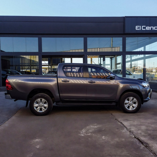 Imagen 6 de 21 de Toyota Hilux 4x2 Dc Srv 2.8 Tdi 6 At