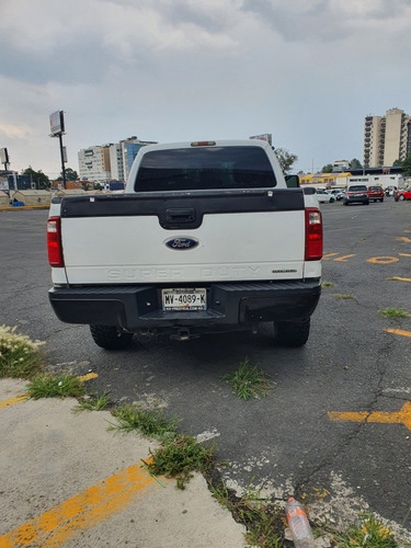 Imagen 7 de 9 de Ford F-350 Pickup Cabina Y 1/2