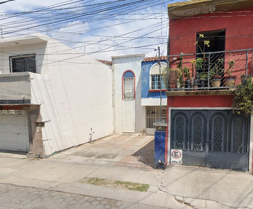 Venta De Casa En Celaya Jg
