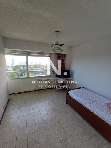 Apartamento De 2 Dormitorios En Edificio Parquemar Roosevelt , Punta Del Este