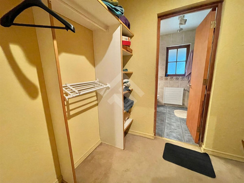 Casa En Venta De 5 Dorm. En Calera De Tango 5042 Mt2 Terreno