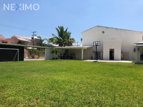Imagen 1 de 5 de Venta De Terreno Habitacional Sobre Av Nizuc Cancun Quintana Roo