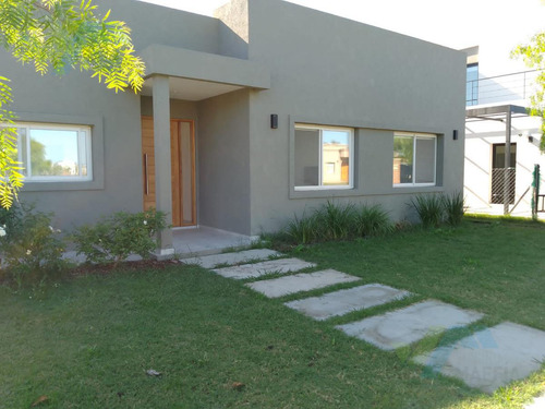 Venta Y Alquiler De Casa En Santa Emilia