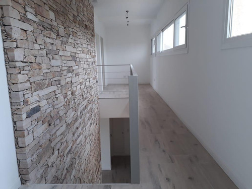 Imagen 8 de 14 de Casa En Venta A Estrenar A La Laguna Oportunidad!!!canton Islas