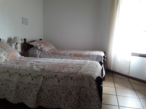 Imagen 2 de 14 de Chalet Para Alquiler Temporal En Lucila Del Mar